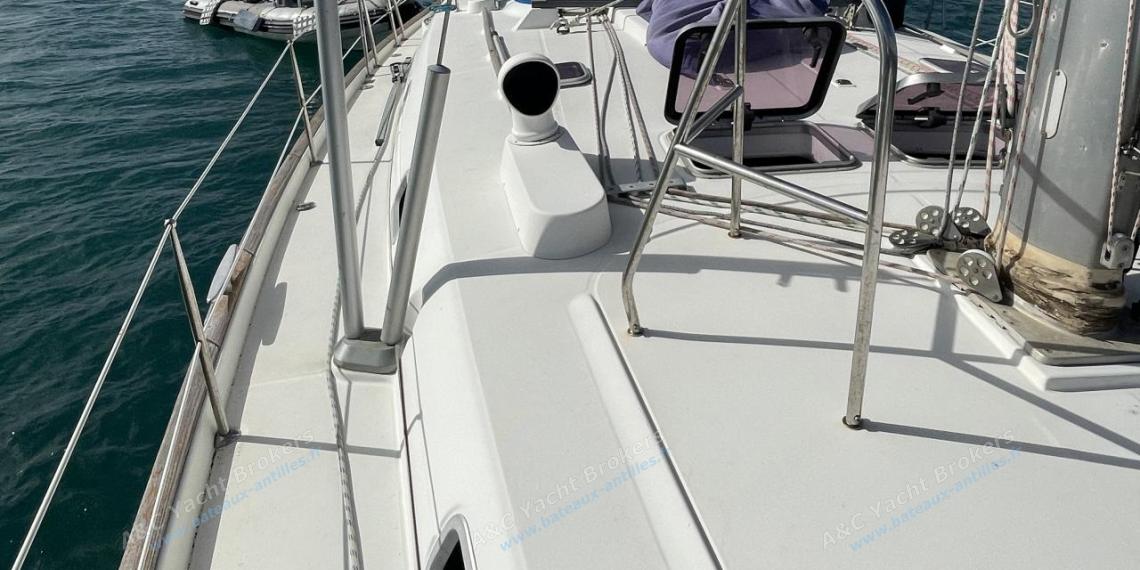 Bénéteau 50 : Roof and starboard helm station Bénéteau 50 : Roof and starboard helm station