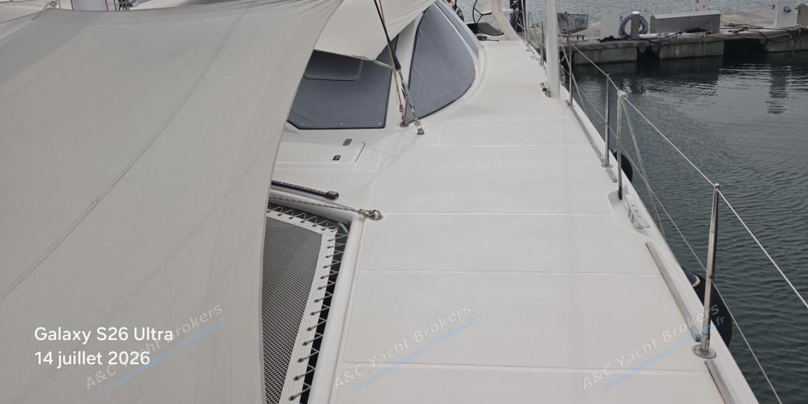Catana Catana 582 : Port companionway seen from the port bow Catana Catana 582 : Port companionway seen from the port bow