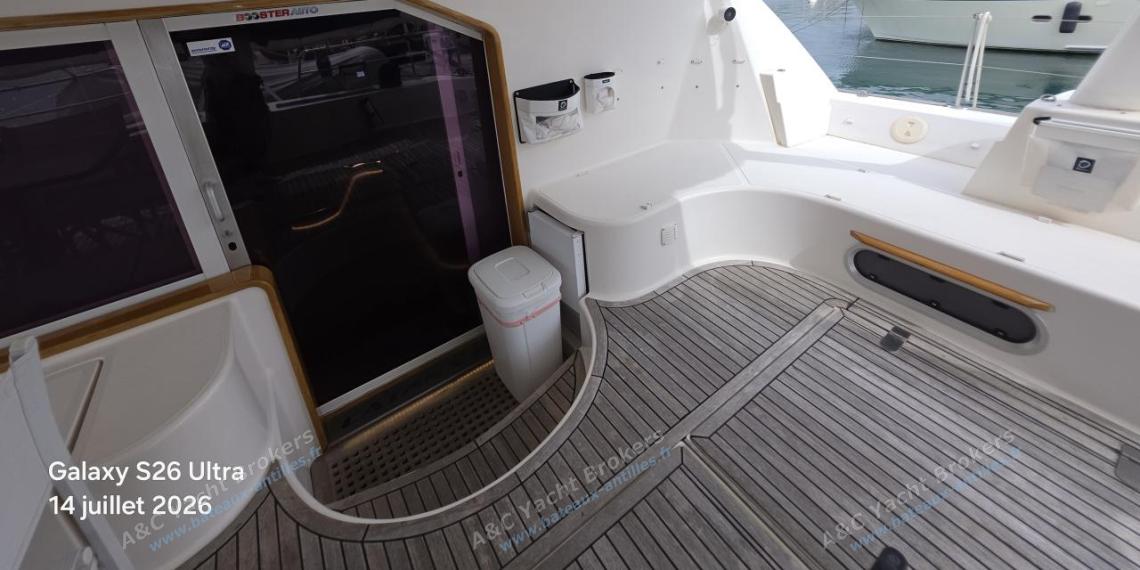 Catana Catana 582 : Saloon acces door Catana Catana 582 : Saloon acces door
