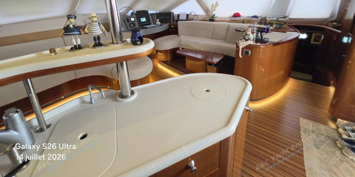Catana Catana 582 : Saloon seen from the galley Catana Catana 582 : Saloon seen from the galley