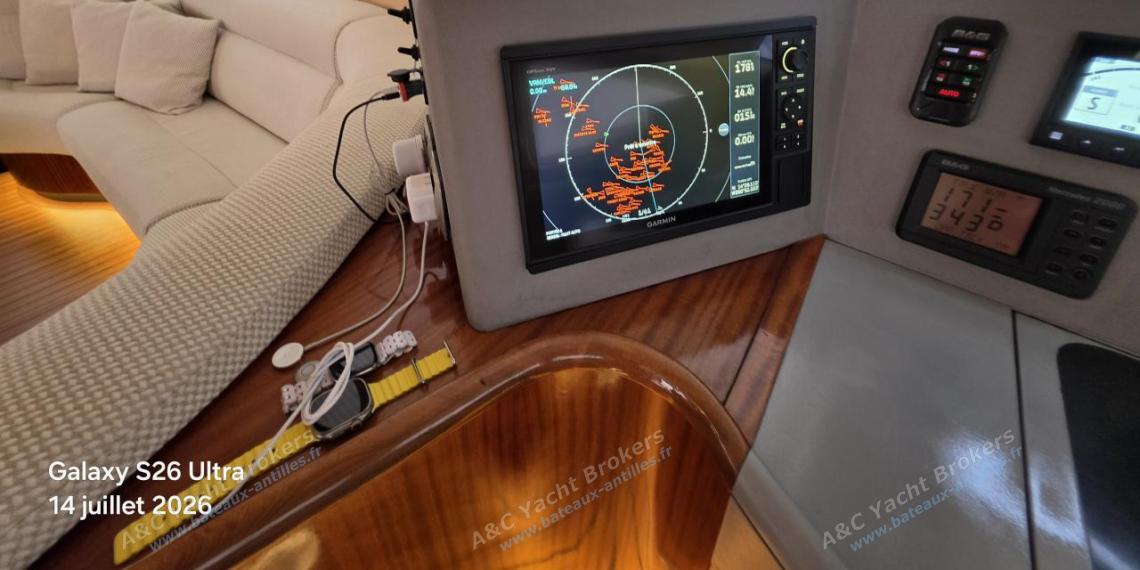 Catana Catana 582 : Electronics at charts table other view Catana Catana 582 : Electronics at charts table other view