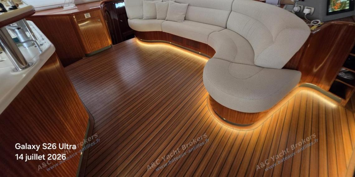 Catana Catana 582 : Saloon bench Catana Catana 582 : Saloon bench