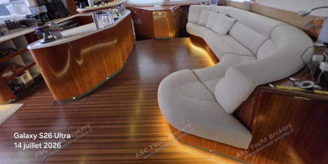 Catana Catana 582 : Saloon general view Catana Catana 582 : Saloon general view