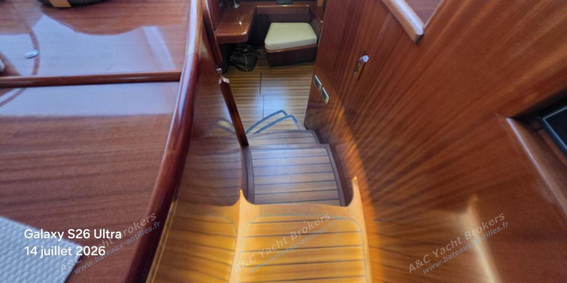 Catana Catana 582 : Starboard hull access Catana Catana 582 : Starboard hull access