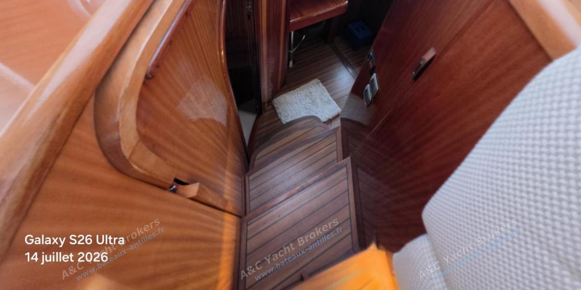 Catana Catana 582 : Forward port hull access Catana Catana 582 : Forward port hull access
