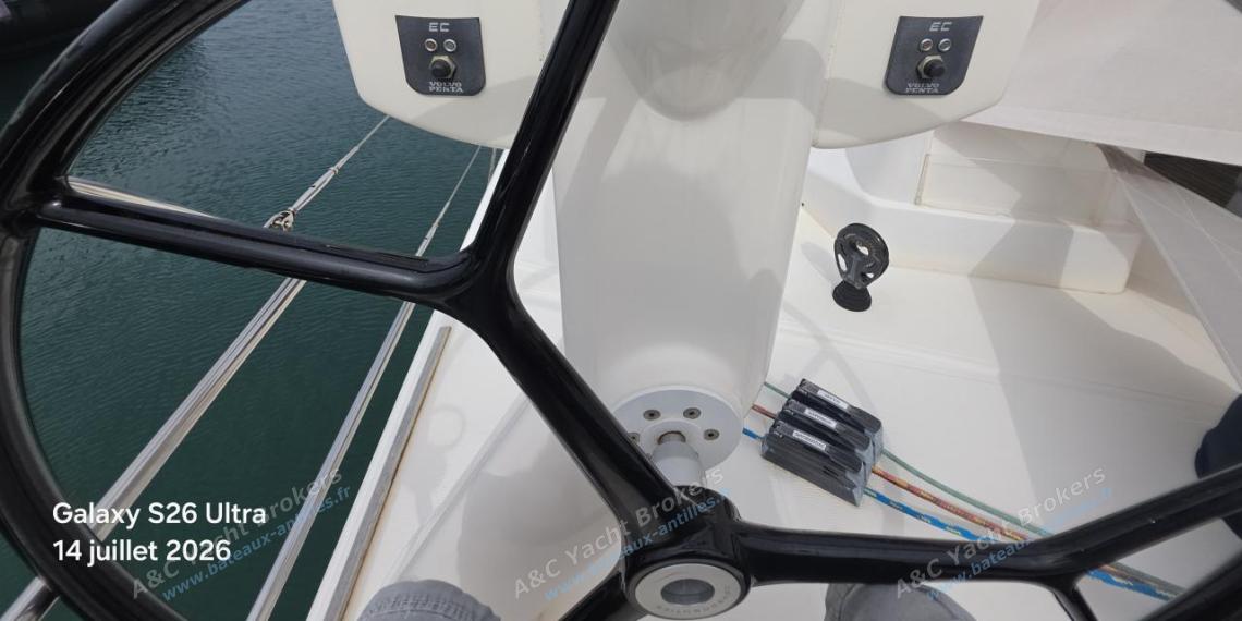 Catana Catana 582 : Port helm station Catana Catana 582 : Port helm station