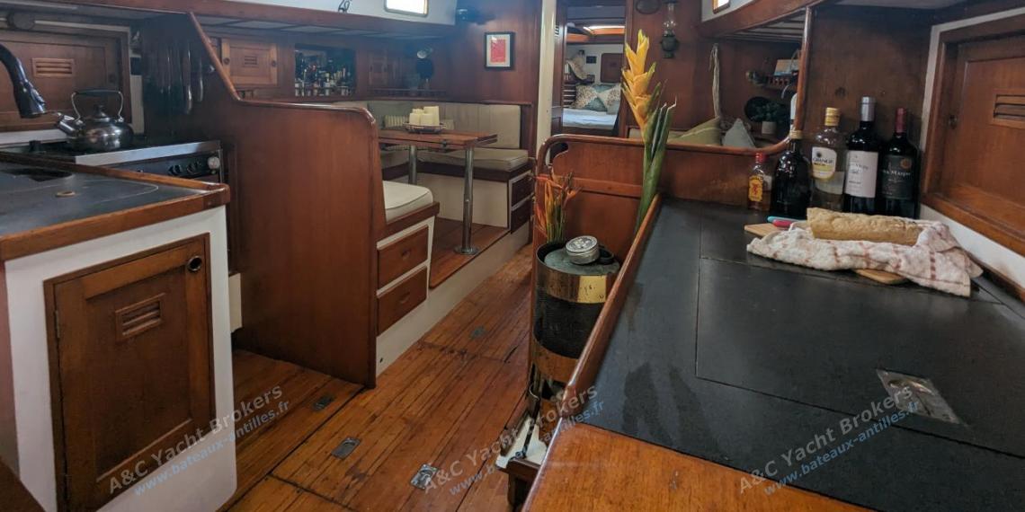 Cheoy Lee 47 : Saloon general view Cheoy Lee 47 : Saloon general view