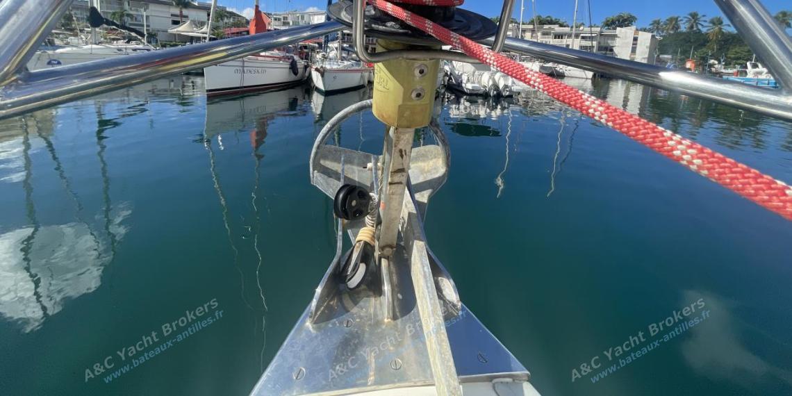 Ocean Bound Yachts Crossbow 40 : Genoa furling system Ocean Bound Yachts Crossbow 40 : Genoa furling system