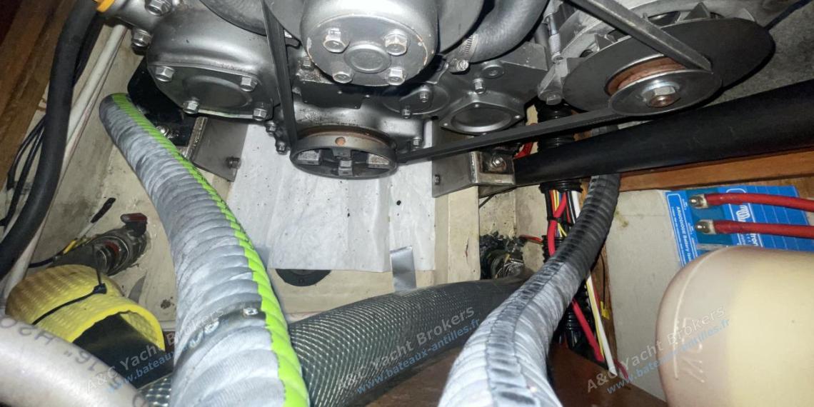 Ocean Bound Yachts Crossbow 40 : Yanmar 4JH2E inboard engine Ocean Bound Yachts Crossbow 40 : Yanmar 4JH2E inboard engine