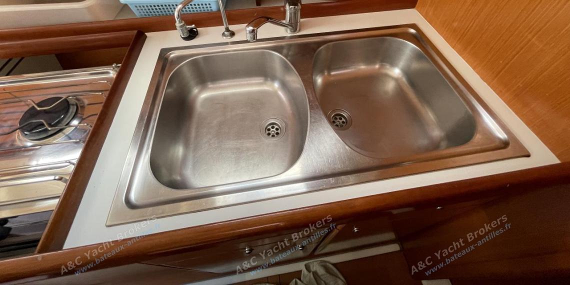 Bénéteau Cyclades 39.3 : Double sink Bénéteau Cyclades 39.3 : Double sink