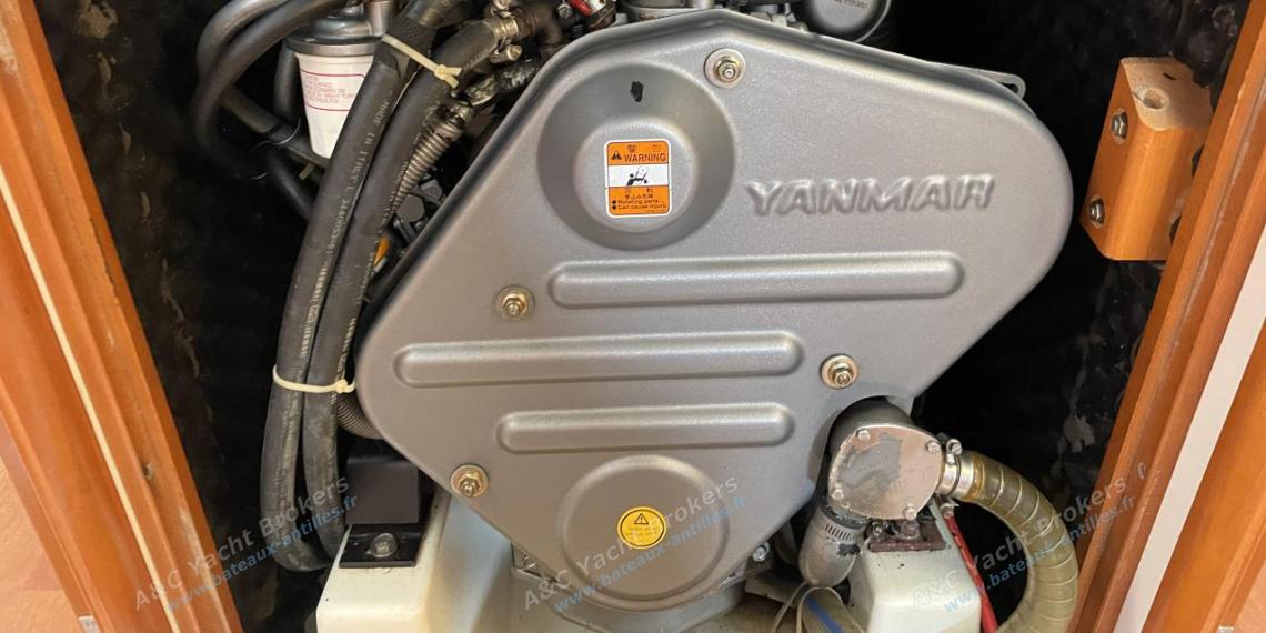 Bénéteau Cyclades 39.3 : Yanmar inboard engine other view Bénéteau Cyclades 39.3 : Yanmar inboard engine other view