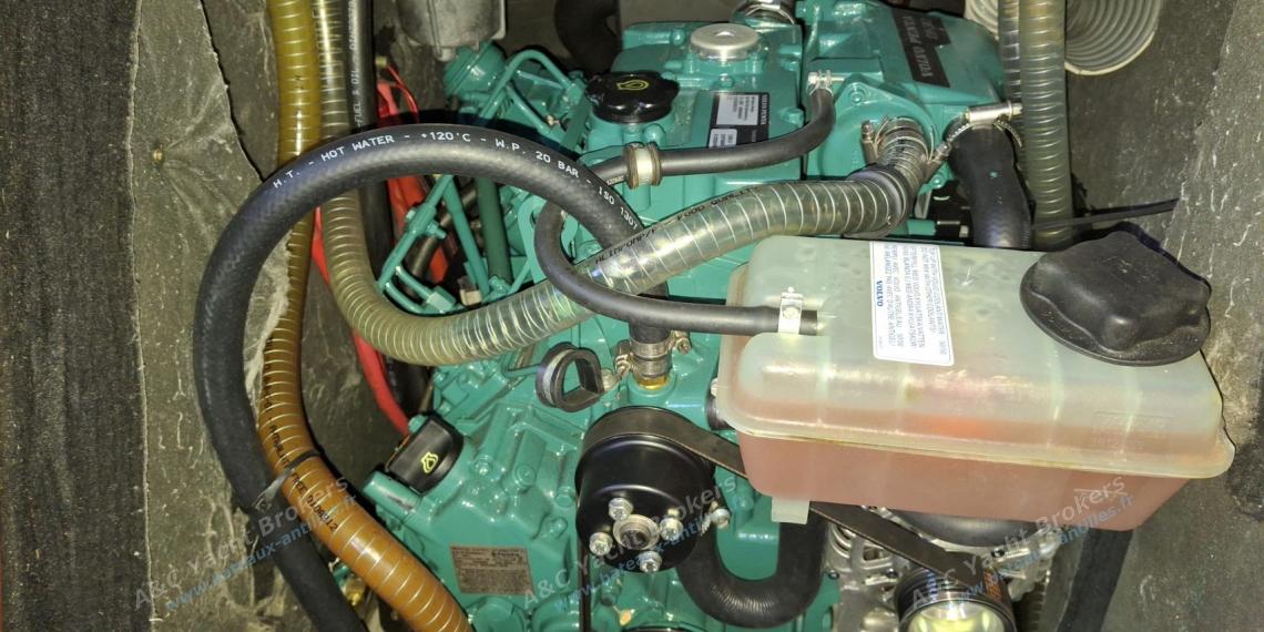 Dufour 365 Grand Large : Volvo D1-10 inboard engine Dufour 365 Grand Large : Volvo D1-10 inboard engine