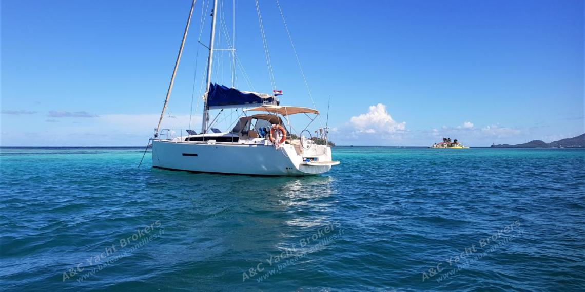 Dufour 380 Grand'Large: At anchorage in the Caribbean Dufour 380 Grand'Large: At anchorage in the Caribbean