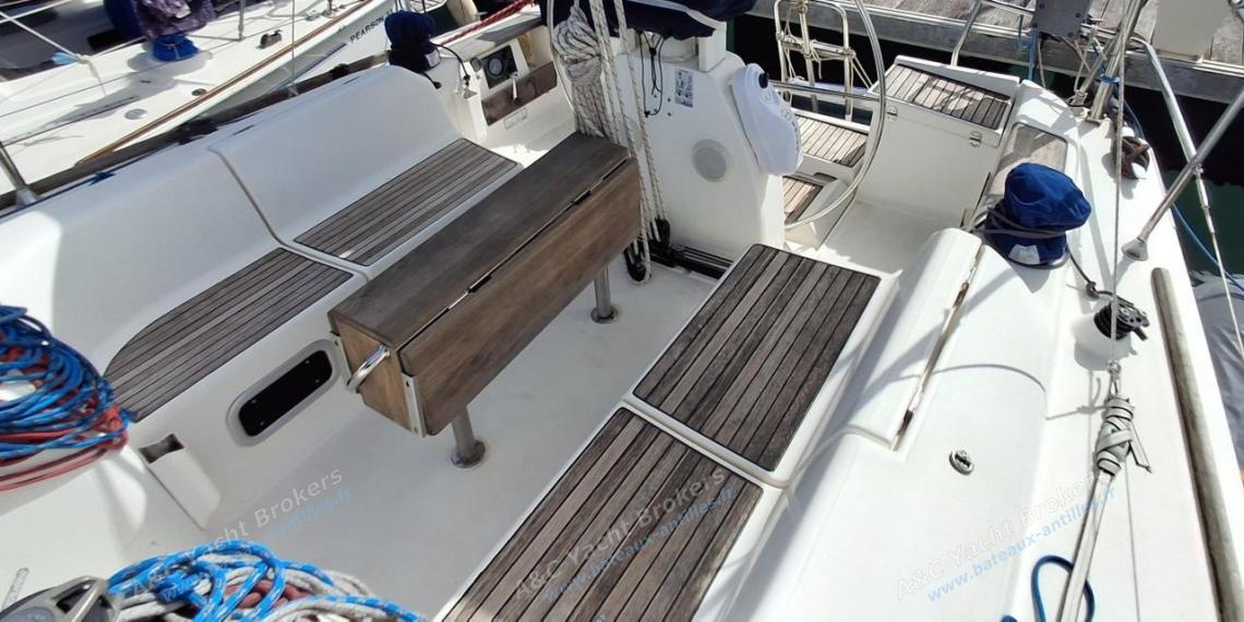 Dufour 40 Performance : Cockpit Dufour 40 Performance : Cockpit