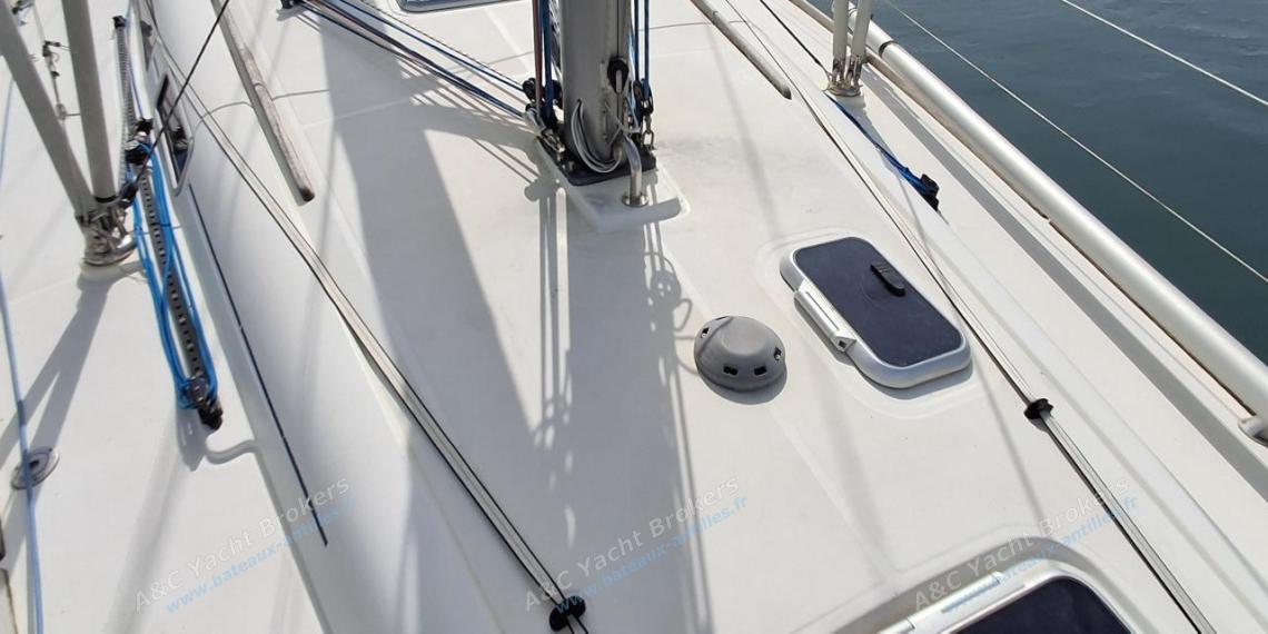 Dufour 40 Performance : Roof vu depuis l'étrave Dufour 40 Performance : Roof vu depuis l'étrave