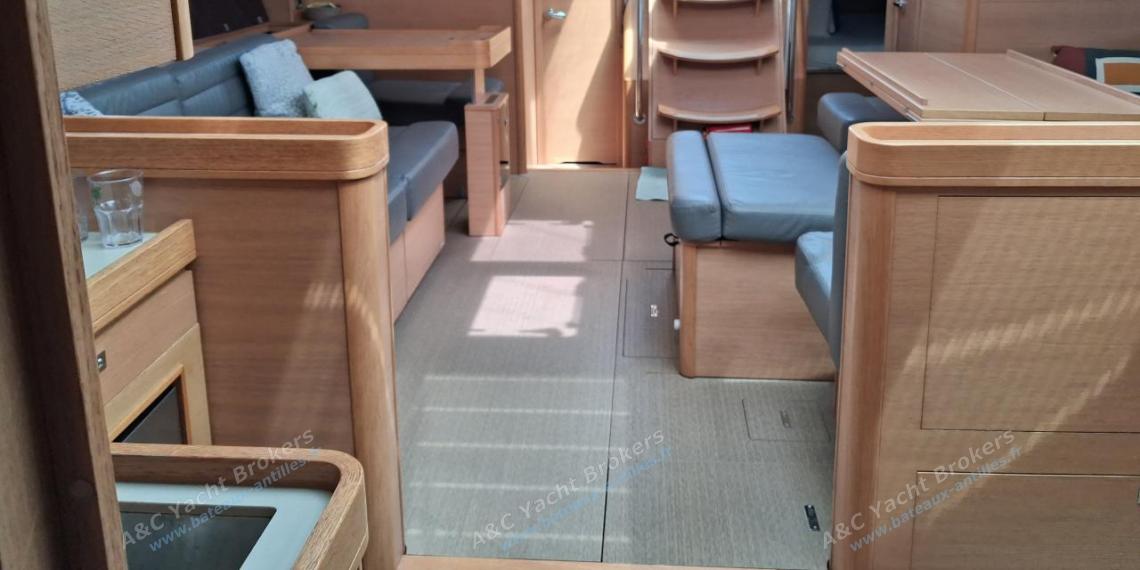 Dufour 500 Grand'Large : Saloon seen from the forward cabin Dufour 500 Grand'Large : Saloon seen from the forward cabin