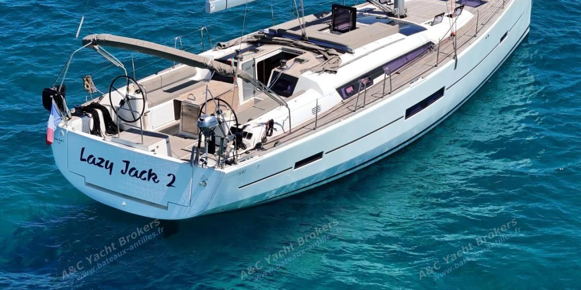 Dufour 500 Grand'Large : rear apron closed Dufour 500 Grand'Large : rear apron closed