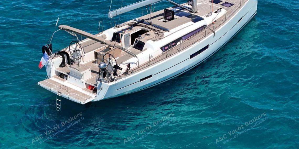 Dufour 500 Grand'Large : rear apron open Dufour 500 Grand'Large : rear apron open