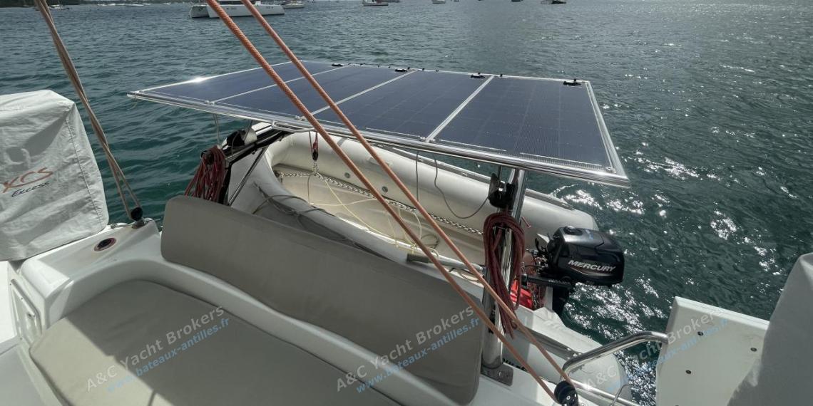 Excess Excess 11 : Solar panels on davits Excess Excess 11 : Solar panels on davits