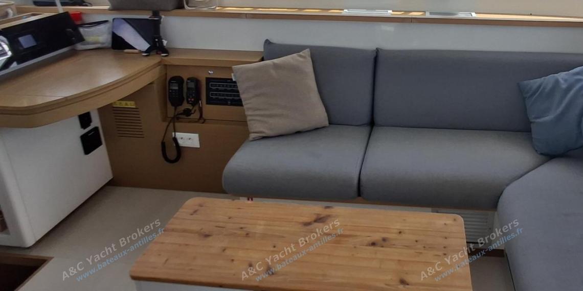 Excess Excess 12 : Saloon table and bench seen from the cockpit Excess Excess 12 : Saloon table and bench seen from the cockpit