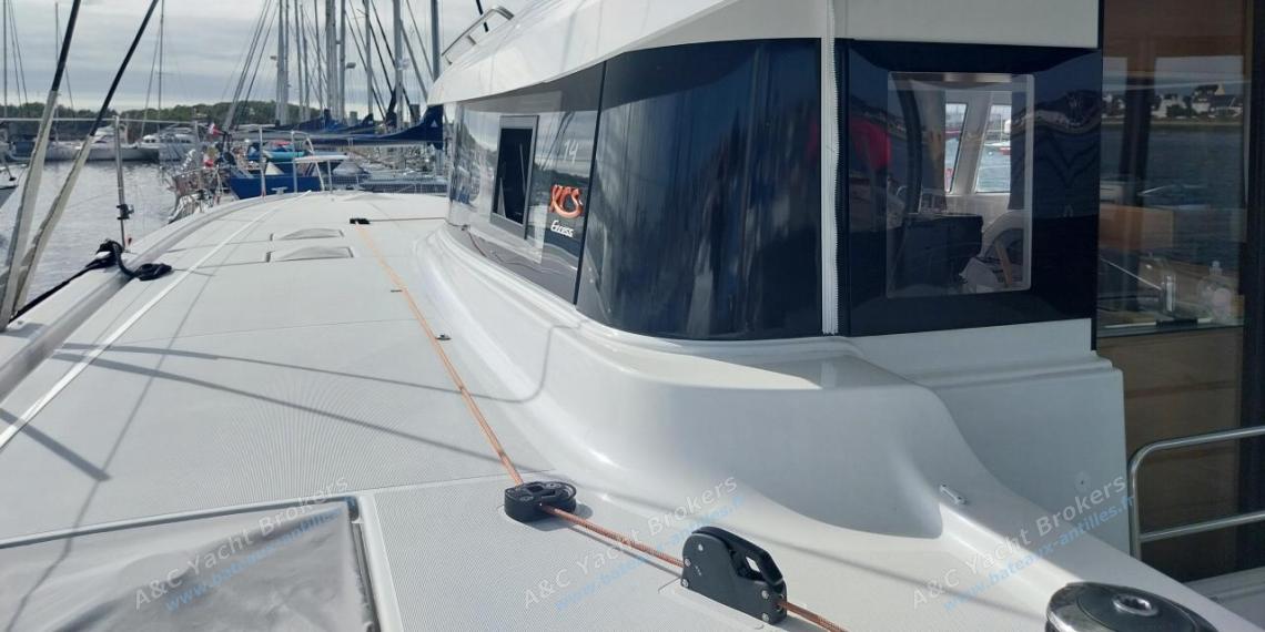 Excess 14 : Port companionway seel from helm station Excess 14 : Port companionway seel from helm station