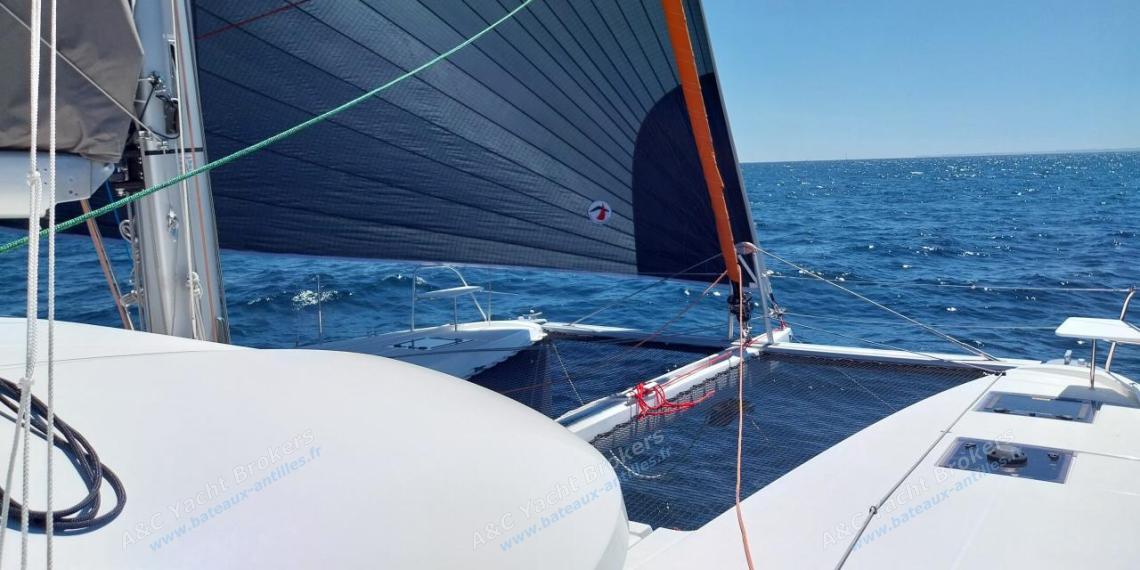 Excess 14 : Navigation under Gennaker seen from the starboard companionway Excess 14 : Navigation under Gennaker seen from the starboard companionway