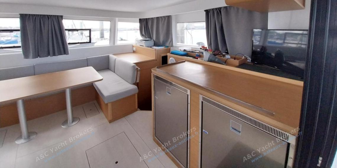 Excess 14 : Saloon Excess 14 : Saloon