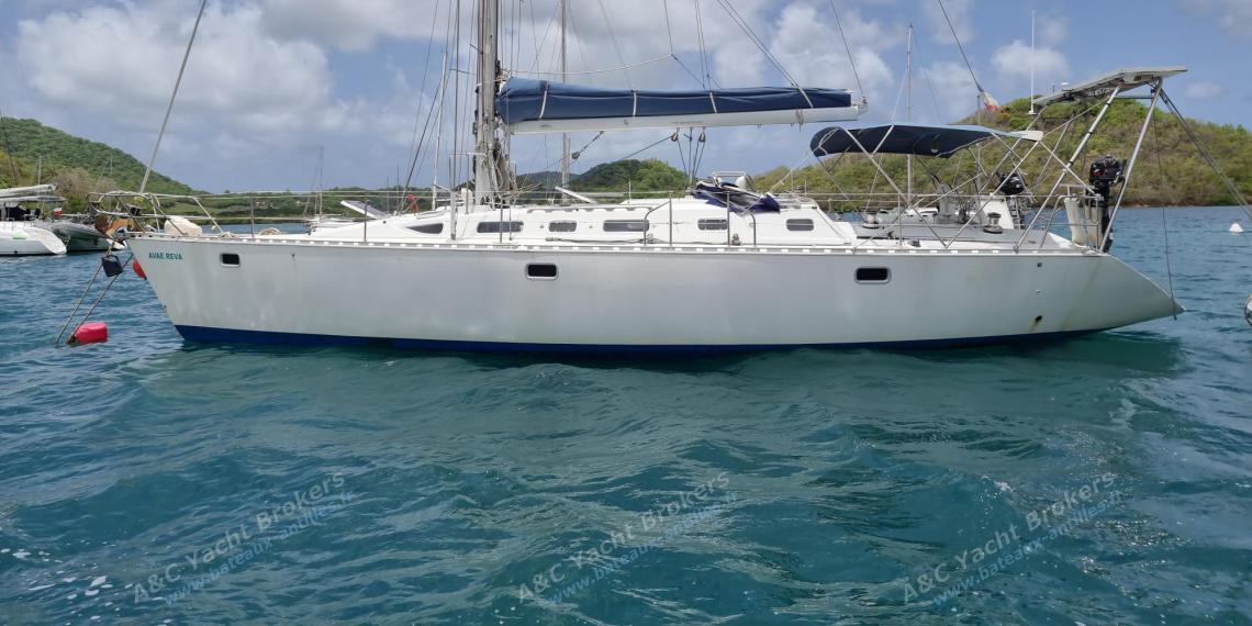 Feeling 486: At anchor in Martinique Feeling 486: At anchor in Martinique