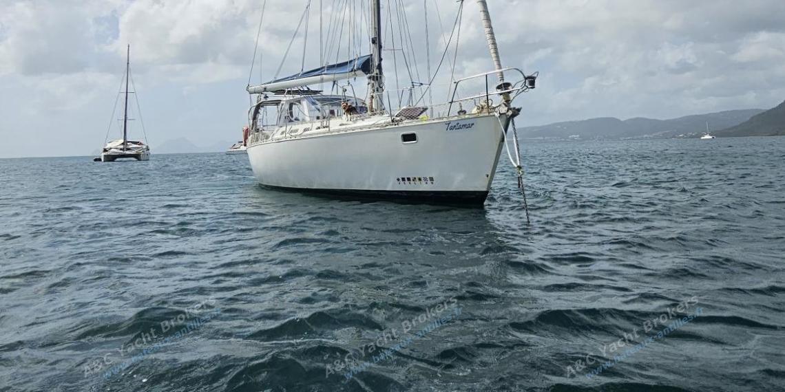 Kirie Feeling 486 : At anchor in Martinique Kirie Feeling 486 : At anchor in Martinique