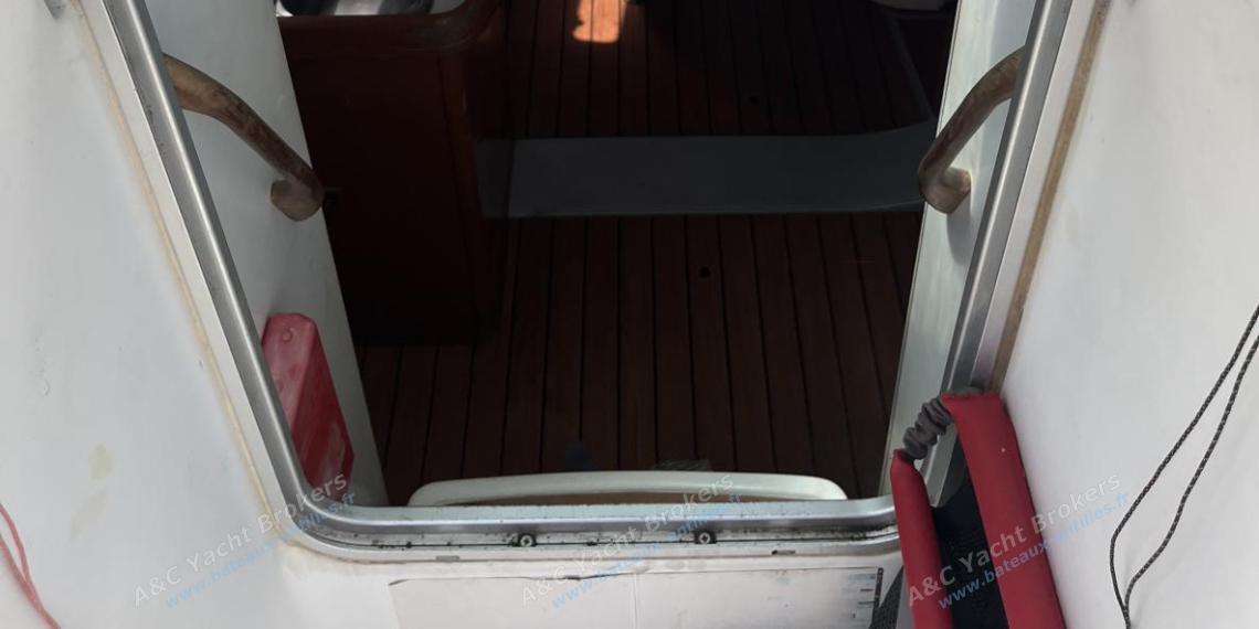 Bénéteau First 31.7 : Interior access Bénéteau First 31.7 : Interior access