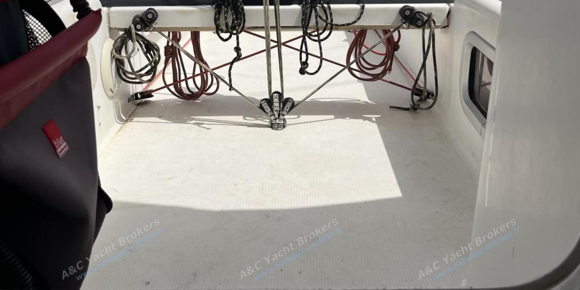 Bénéteau First 31.7 : Cockpit and main sail traveller sheet Bénéteau First 31.7 : Cockpit and main sail traveller sheet