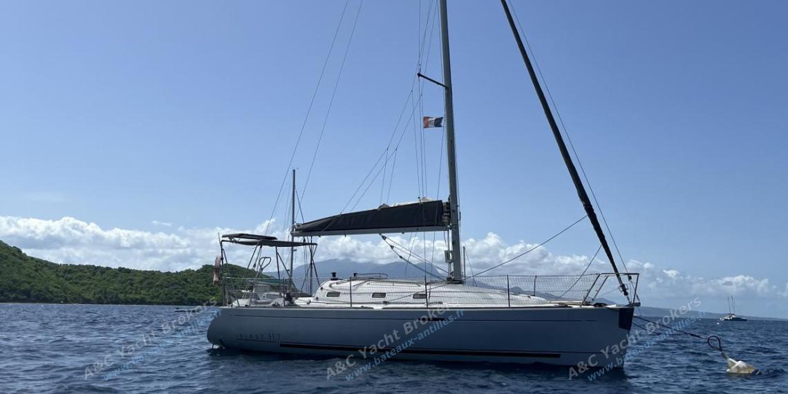 Bénéteau First 31.7 : At anchor other view Bénéteau First 31.7 : At anchor other view