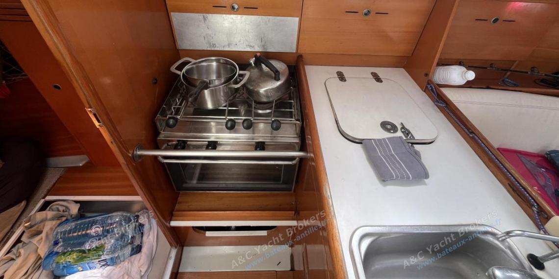 Bénéteau First 31.7 : Galley Bénéteau First 31.7 : Galley