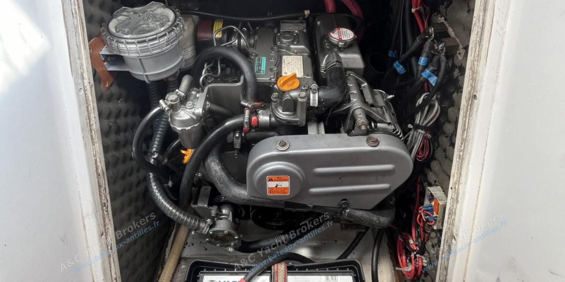 Bénéteau First 31.7 : Yanmar 2YM20 inboard engine Bénéteau First 31.7 : Yanmar 2YM20 inboard engine