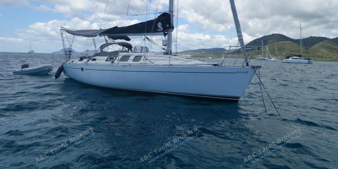 Bénéteau First 35s5 : At anchor in Martinique Bénéteau First 35s5 : At anchor in Martinique