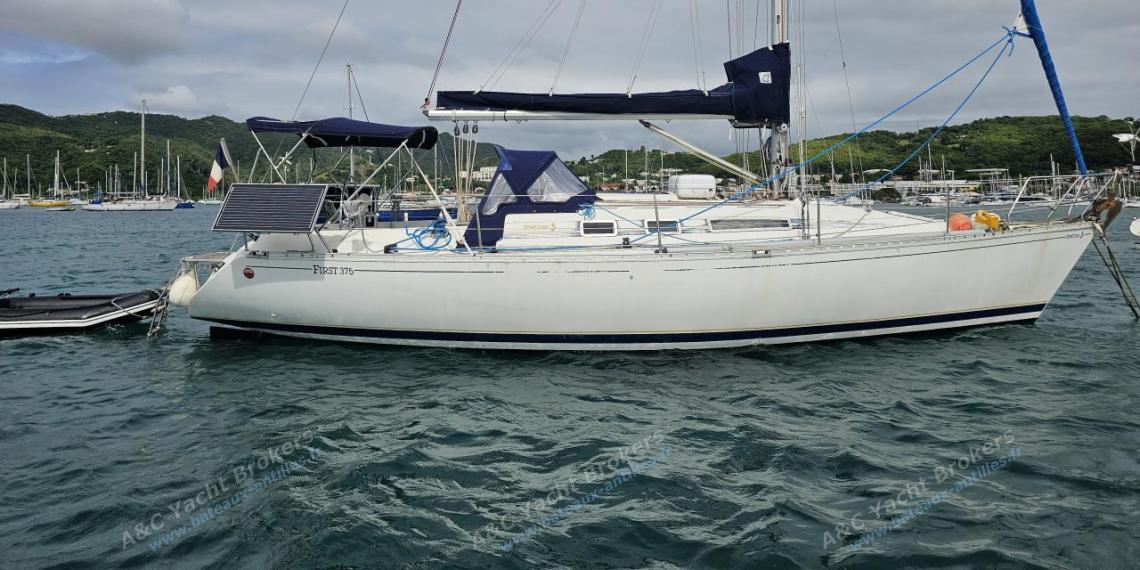 Bénéteau First 375 : At anchor Marin in Martinique Bénéteau First 375 : At anchor Marin in Martinique