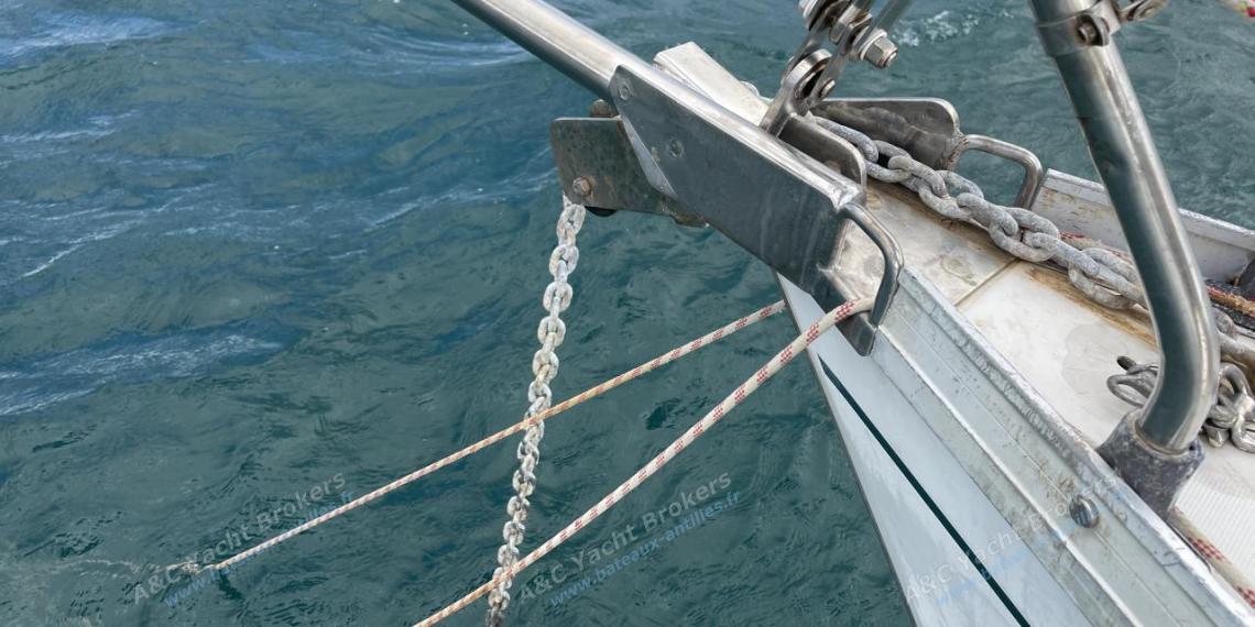 Bénéteau First 38 : Bow sprit and bow roller Bénéteau First 38 : Bow sprit and bow roller