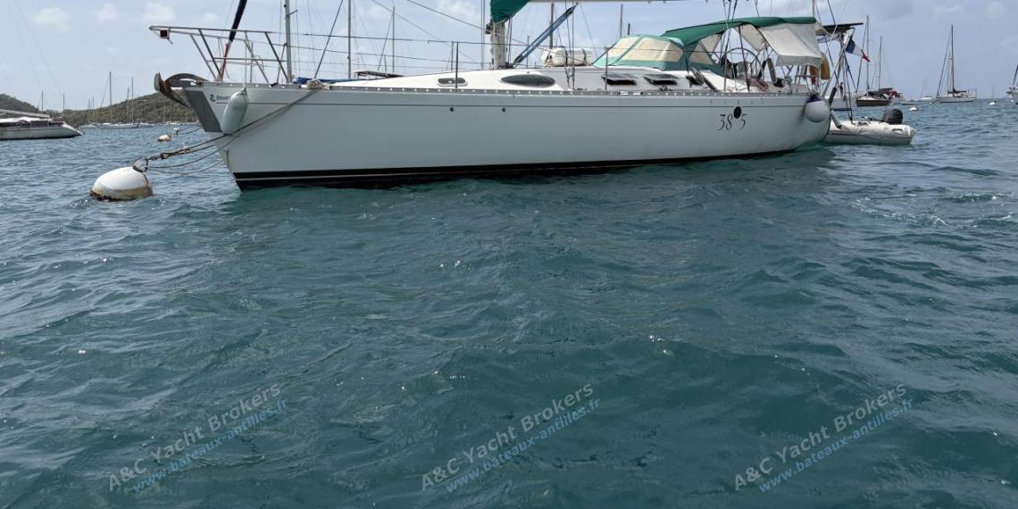 Bénéteau First 38s5 : On mooring Martinique Bénéteau First 38s5 : On mooring Martinique