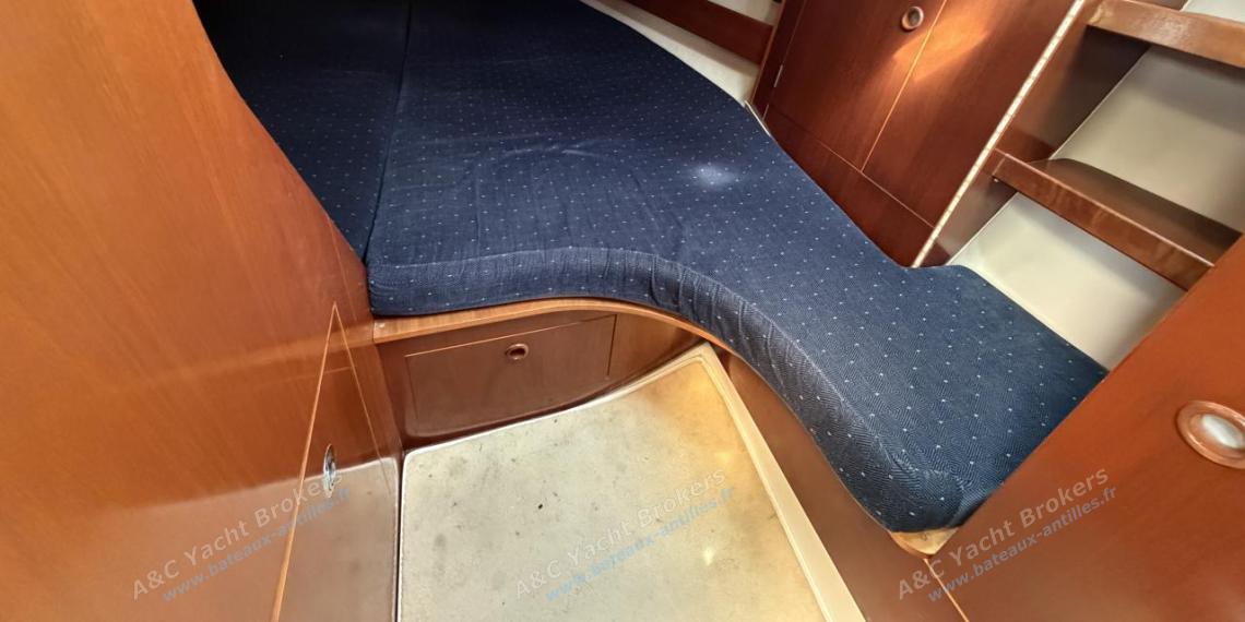 Bénéteau First 38s5 : Aft cabin on port Bénéteau First 38s5 : Aft cabin on port