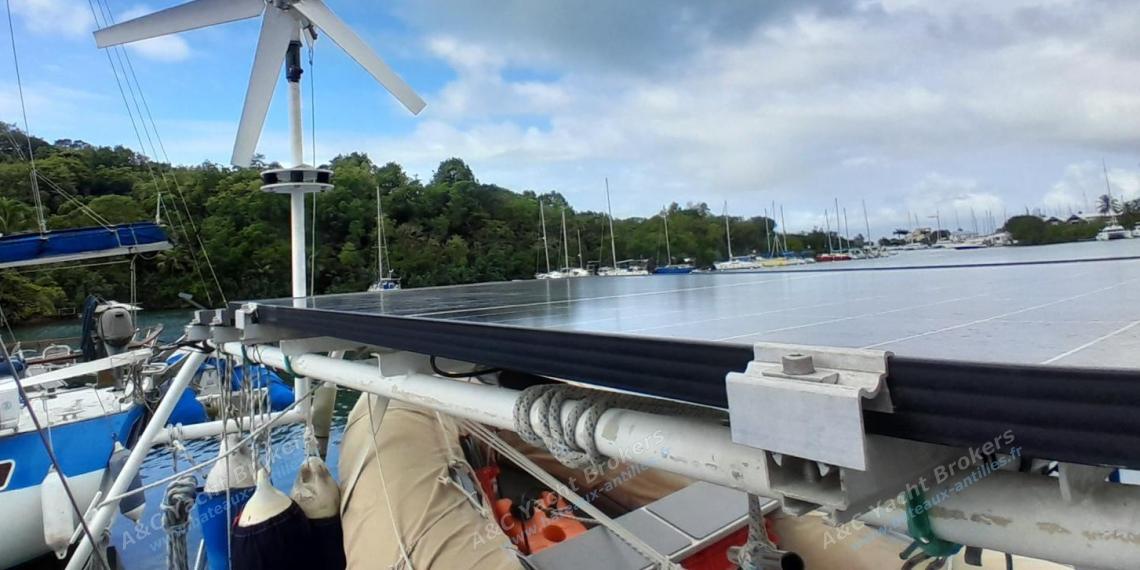 Gibert Marine Gib'Sea 444 : Solar panels and wind generator Gibert Marine Gib'Sea 444 : Solar panels and wind generator