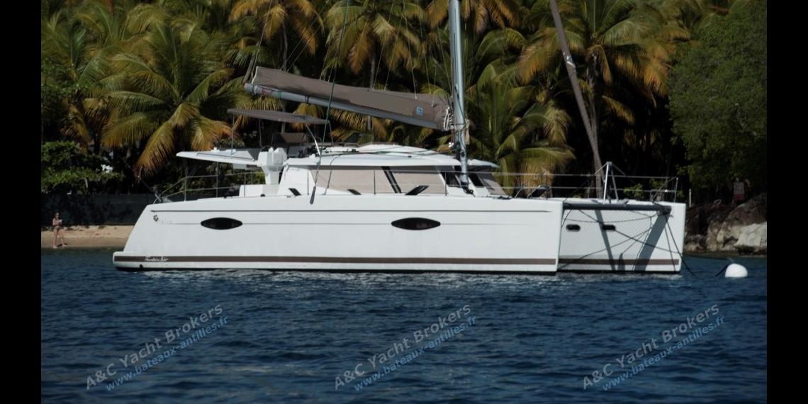 Fountaine Pajot Hélia 44 évolution : At anchor in The Caribbean Fountaine Pajot Hélia 44 évolution : At anchor in The Caribbean