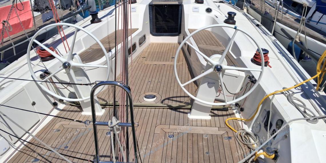 Italia Yacht 11.98 : Double helm station Italia Yacht 11.98 : Double helm station
