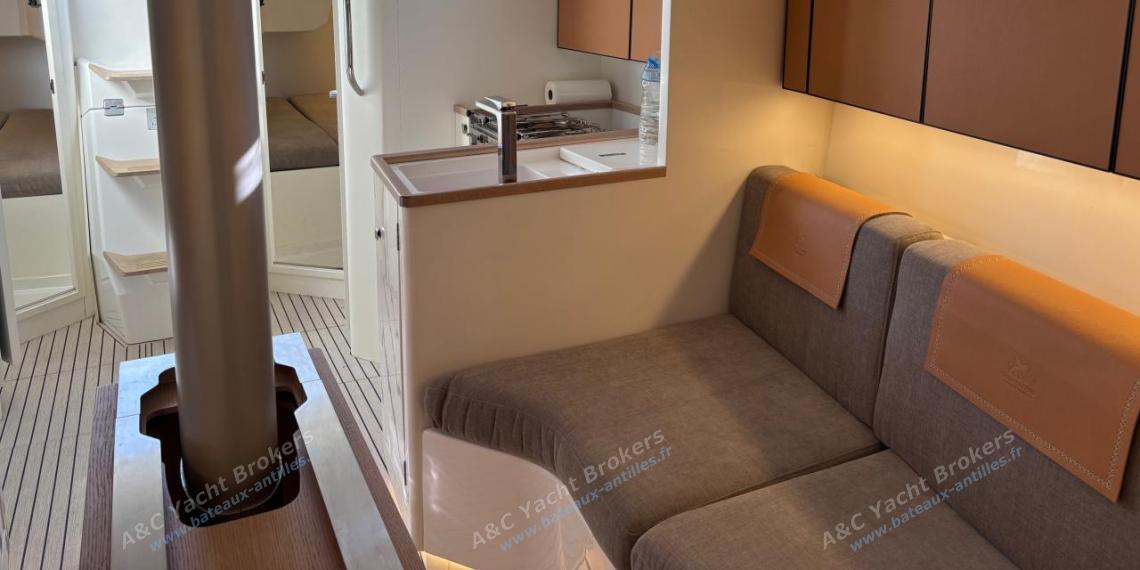 Italia Yacht 11.98 : Saloon seen from the forward cabin Italia Yacht 11.98 : Saloon seen from the forward cabin