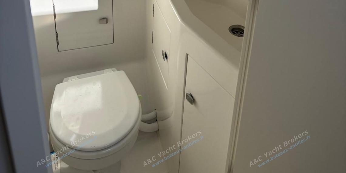 Italia Yacht Italia 11.98 : Aft starboard shower room Italia Yacht Italia 11.98 : Aft starboard shower room