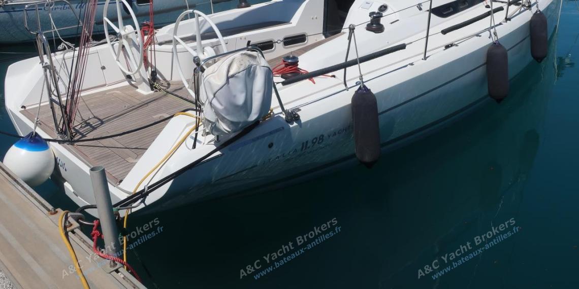 Italia Yacht 11.98 : Seen from the pontoon Italia Yacht 11.98 : Seen from the pontoon
