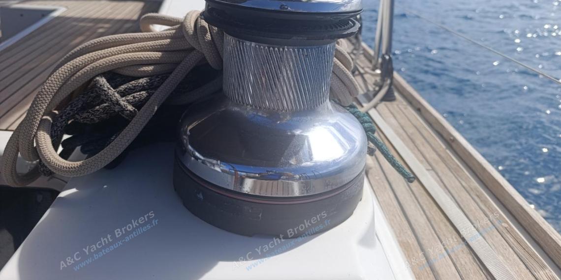 Jeanneau 57 : Starboard cockpit winche Jeanneau 57 : Starboard cockpit winche
