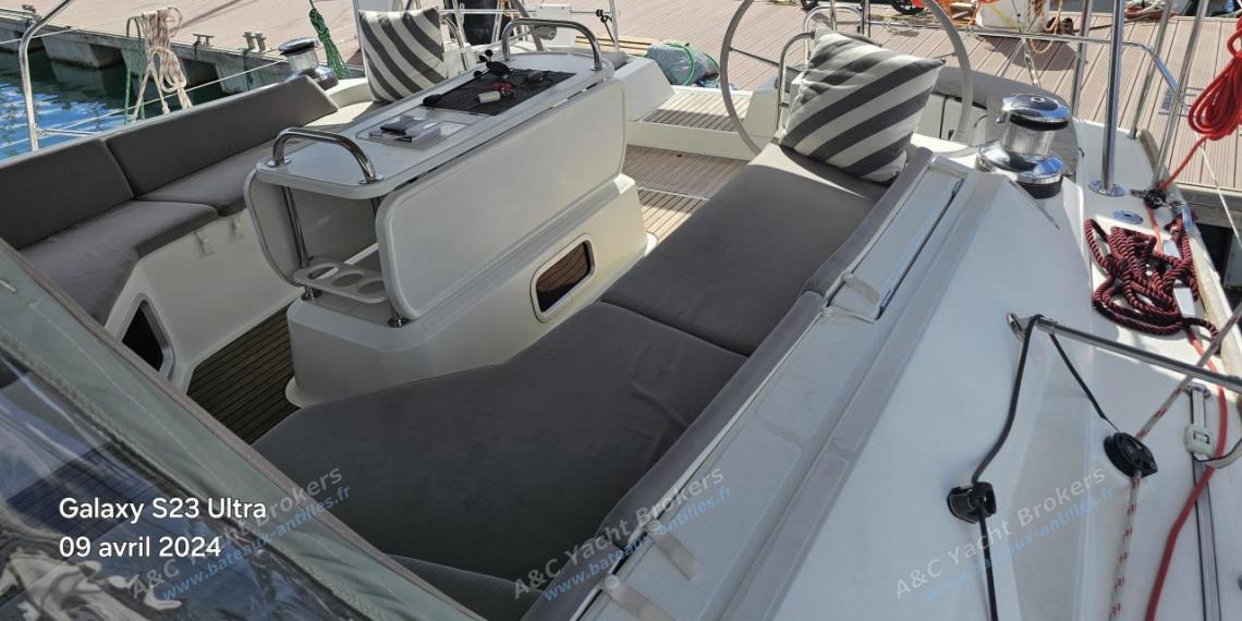 Jeanneau 53 : Cockpit other view Jeanneau 53 : Cockpit other view