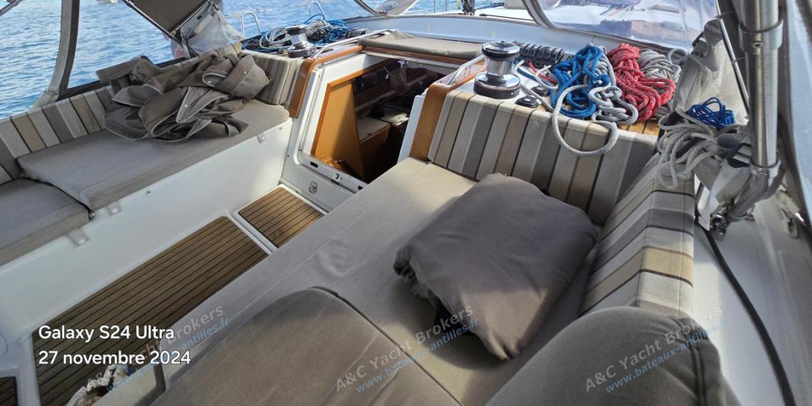 Jeanneau 53 : Cockpit other view Jeanneau 53 : Cockpit other view