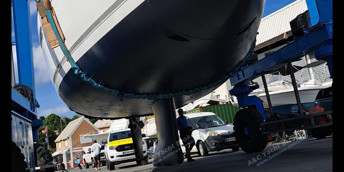 Jeanneau 53 : On the yard for the last antifouling Jeanneau 53 : On the yard for the last antifouling