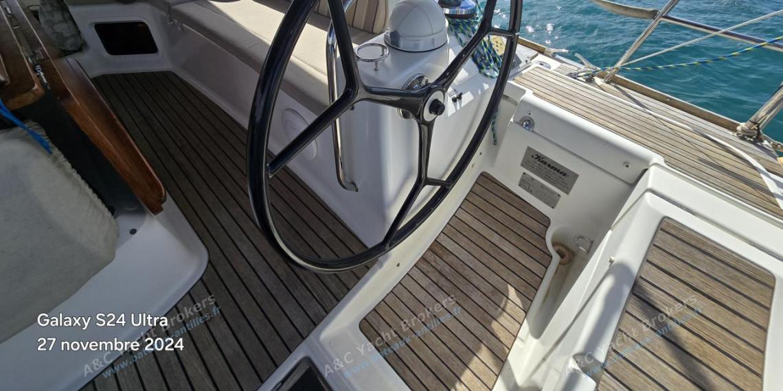 Jeanneau 53 : Starboard helm station Jeanneau 53 : Starboard helm station